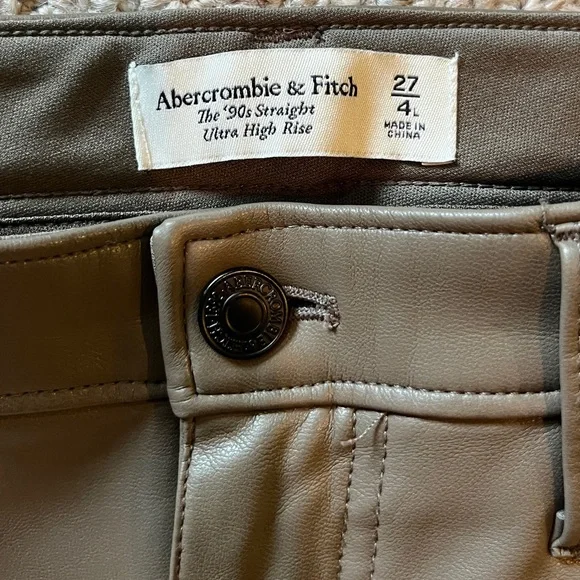 Abercrombie & Fitch High Rise 90s Straight Vegan Leather Pant women’s 27/4 long - Picture 2 of 5